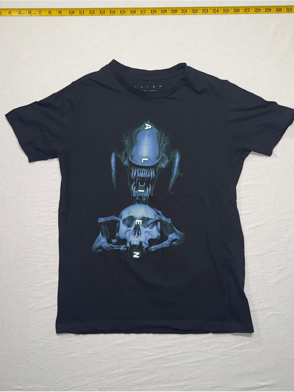 Alien Skull Graphic Short Sleeve Tee - Black